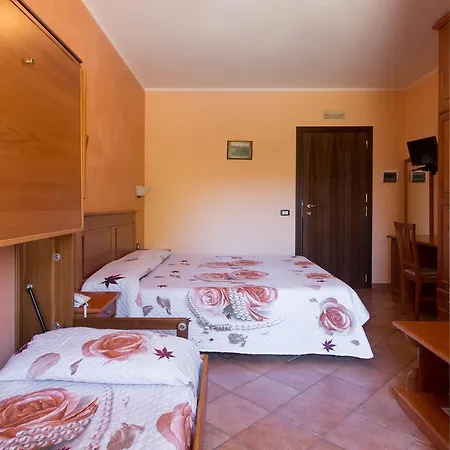 La Loggia Отель Кастель-ди-Сангро